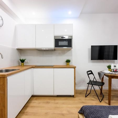 Cracow Rent Apartments - Spacious Apartments For 2-7 People In Quiet Area - Kolberga Street Nr 3 - 10 Min To Main Square By Foot Krakov Exteriér fotografie