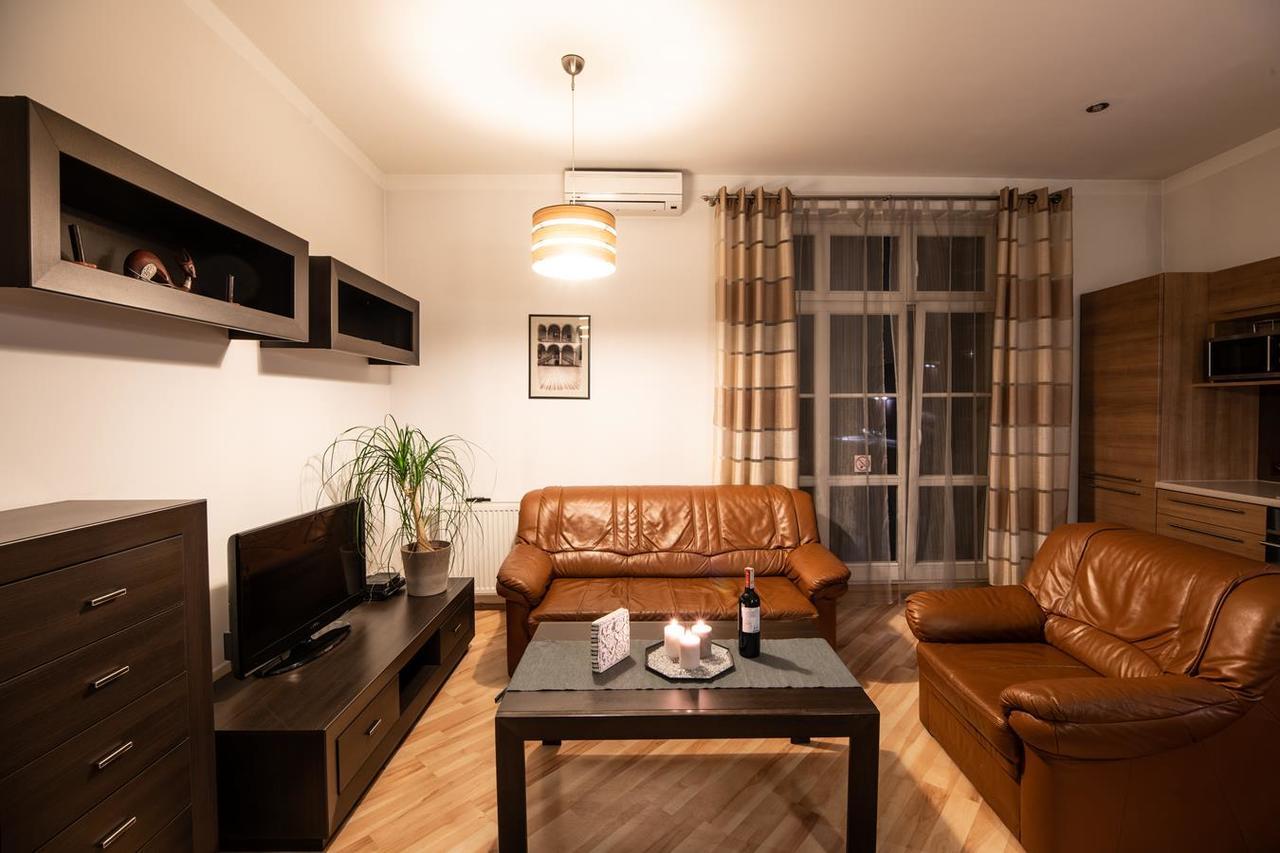 Cracow Rent Apartments - Spacious Apartments For 2-7 People In Quiet Area - Kolberga Street Nr 3 - 10 Min To Main Square By Foot Krakov Exteriér fotografie