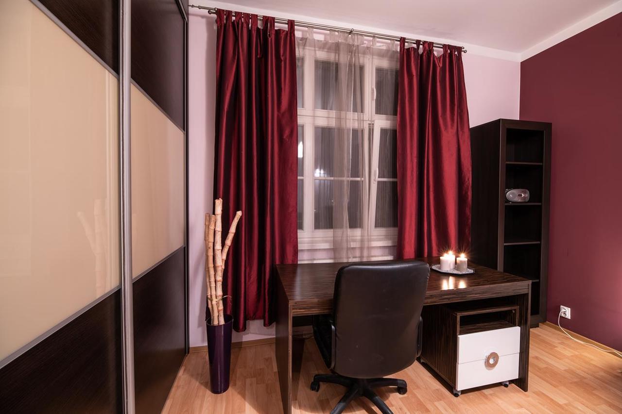 Cracow Rent Apartments - Spacious Apartments For 2-7 People In Quiet Area - Kolberga Street Nr 3 - 10 Min To Main Square By Foot Krakov Exteriér fotografie