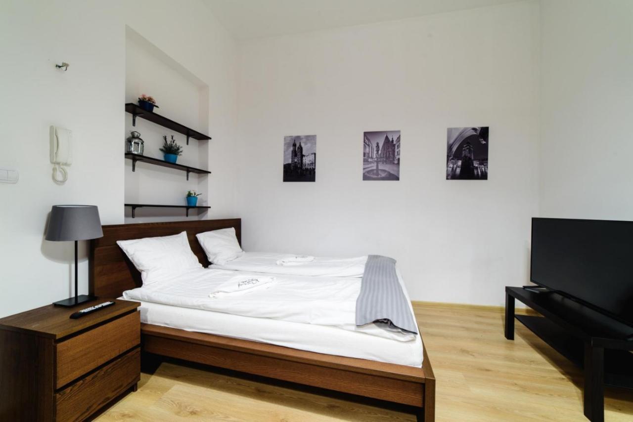 Cracow Rent Apartments - Spacious Apartments For 2-7 People In Quiet Area - Kolberga Street Nr 3 - 10 Min To Main Square By Foot Krakov Exteriér fotografie