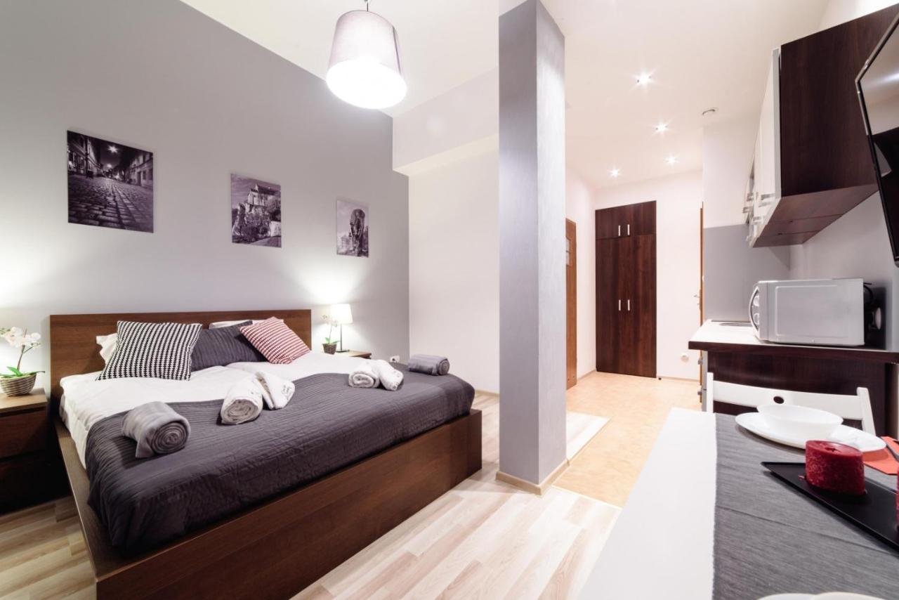 Cracow Rent Apartments - Spacious Apartments For 2-7 People In Quiet Area - Kolberga Street Nr 3 - 10 Min To Main Square By Foot Krakov Exteriér fotografie