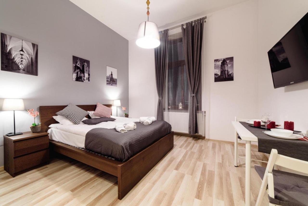 Cracow Rent Apartments - Spacious Apartments For 2-7 People In Quiet Area - Kolberga Street Nr 3 - 10 Min To Main Square By Foot Krakov Exteriér fotografie